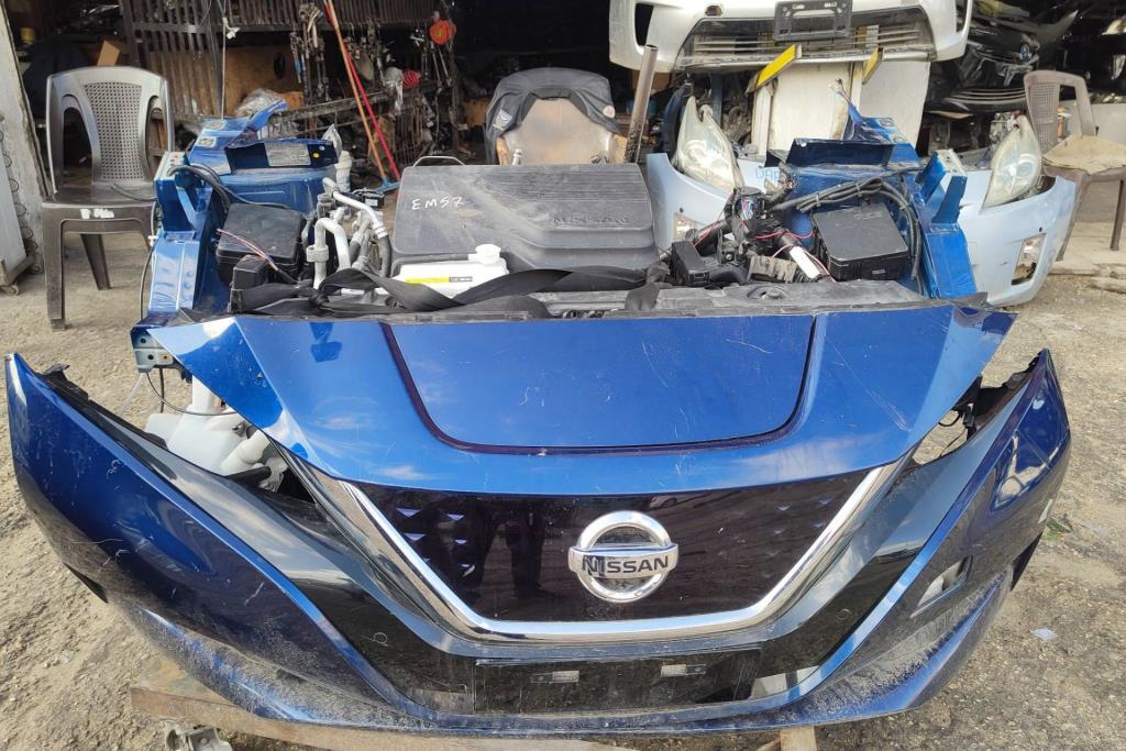 Body  Bumper Nissan Leaf