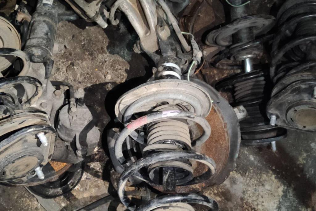  Shock Absorber Toyota Prius