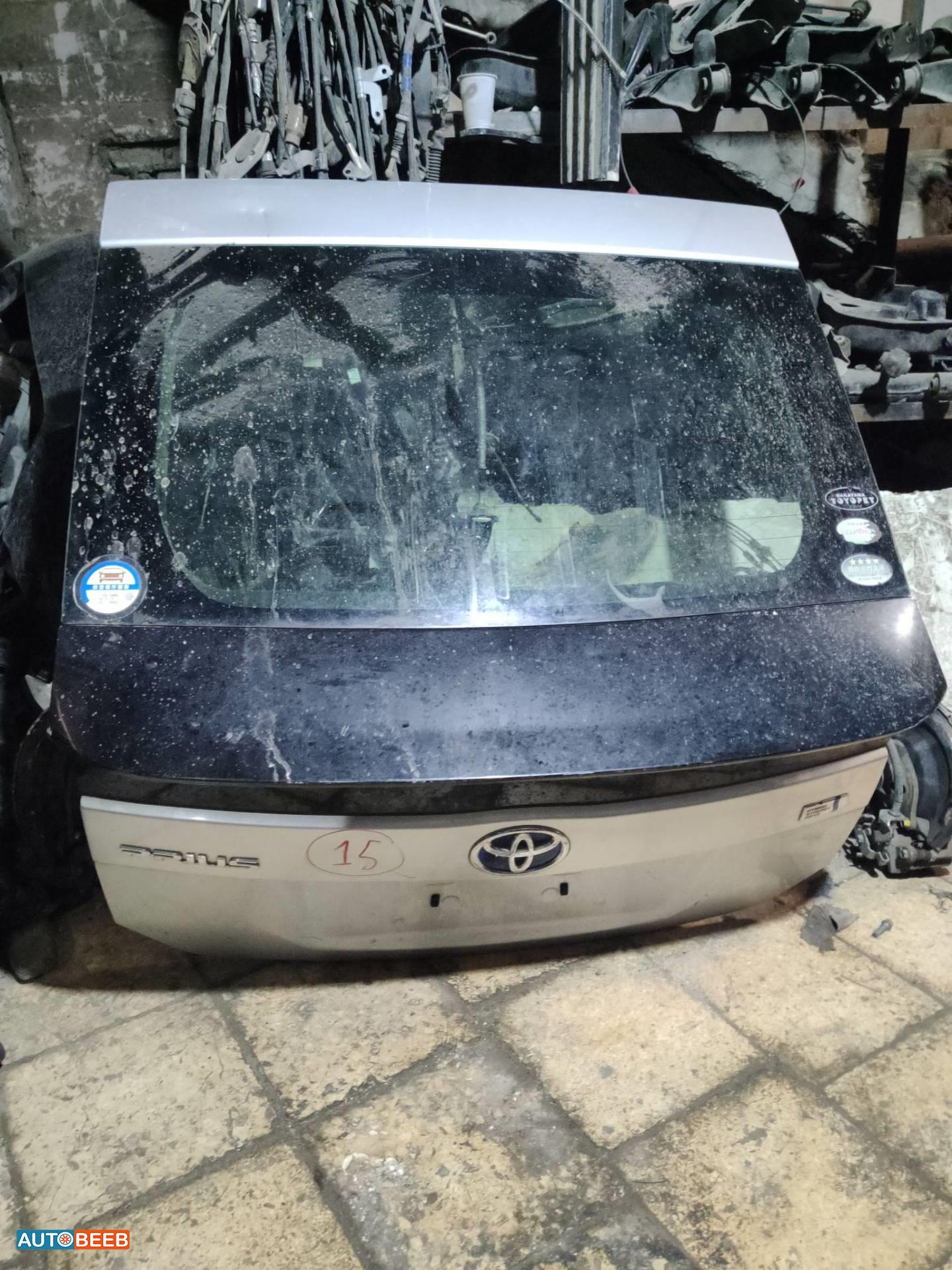 Body  Trunk Toyota Prius