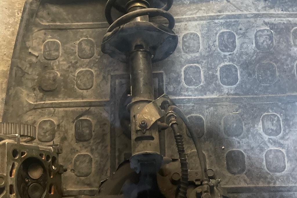  Shock Absorber Mitsubishi Lancer