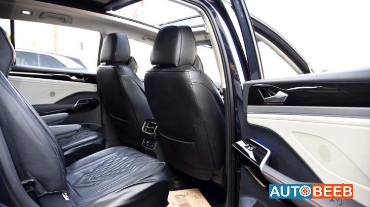 Volkswagen ID.6 2022