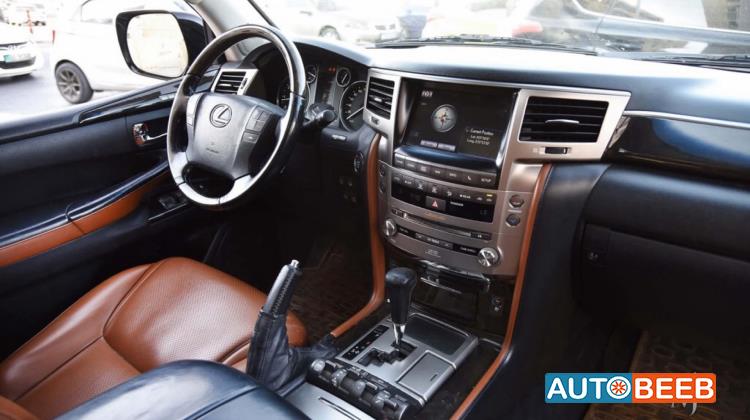 Lexus LX570 2013