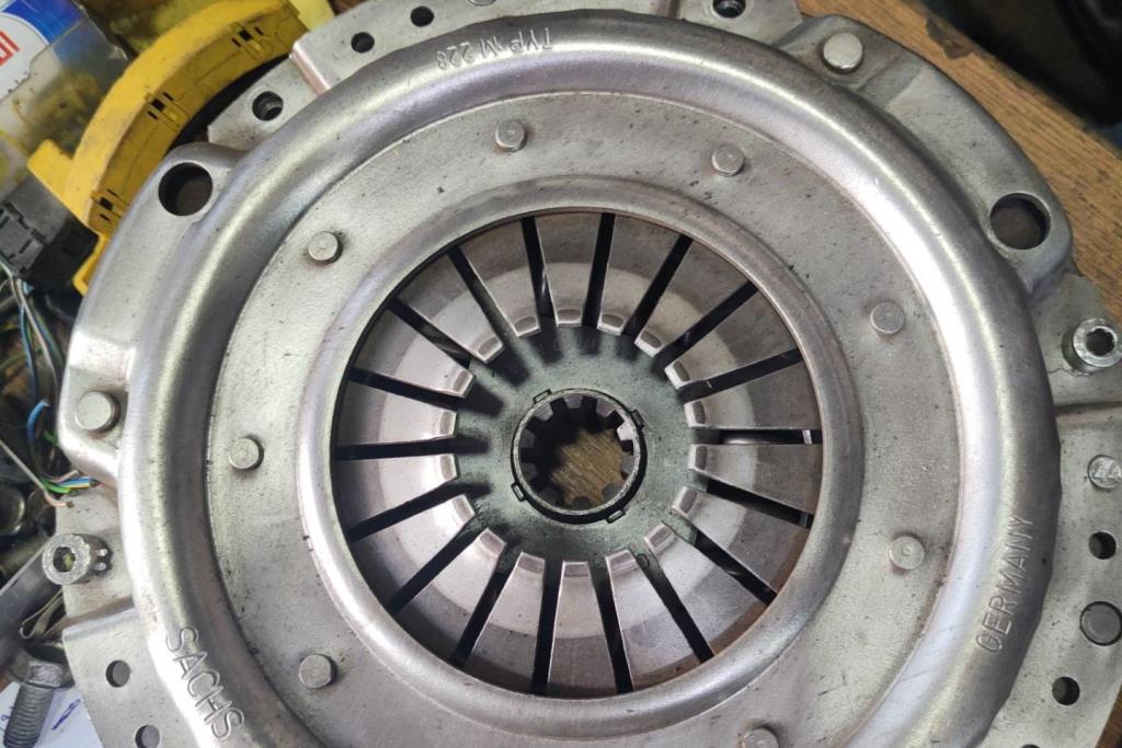 كت كلتش جير عادي بي ام دبليو 520 1994 1995