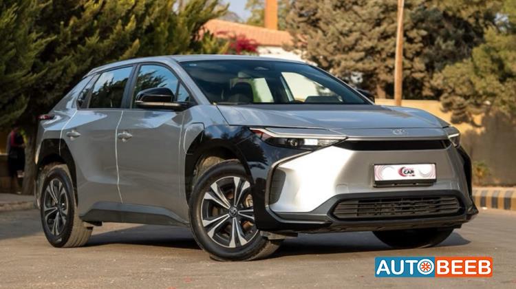 تويوتا bZ4X 2023