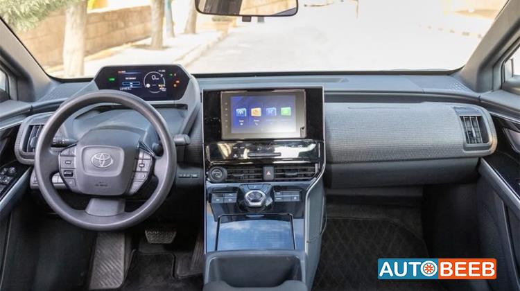 تويوتا bZ4X 2023