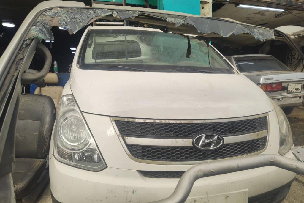 Body  Front clip Hyundai H1