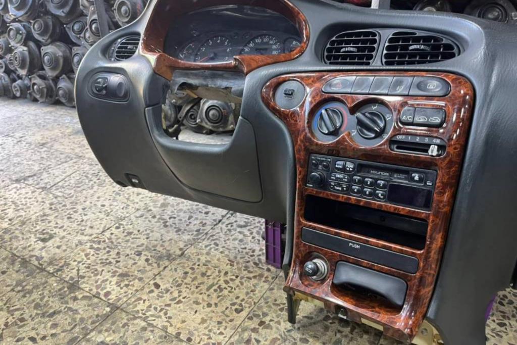 Cabin  Dashboard Hyundai Avante