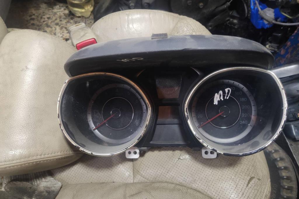 Cabin  Dashboard Hyundai Avante