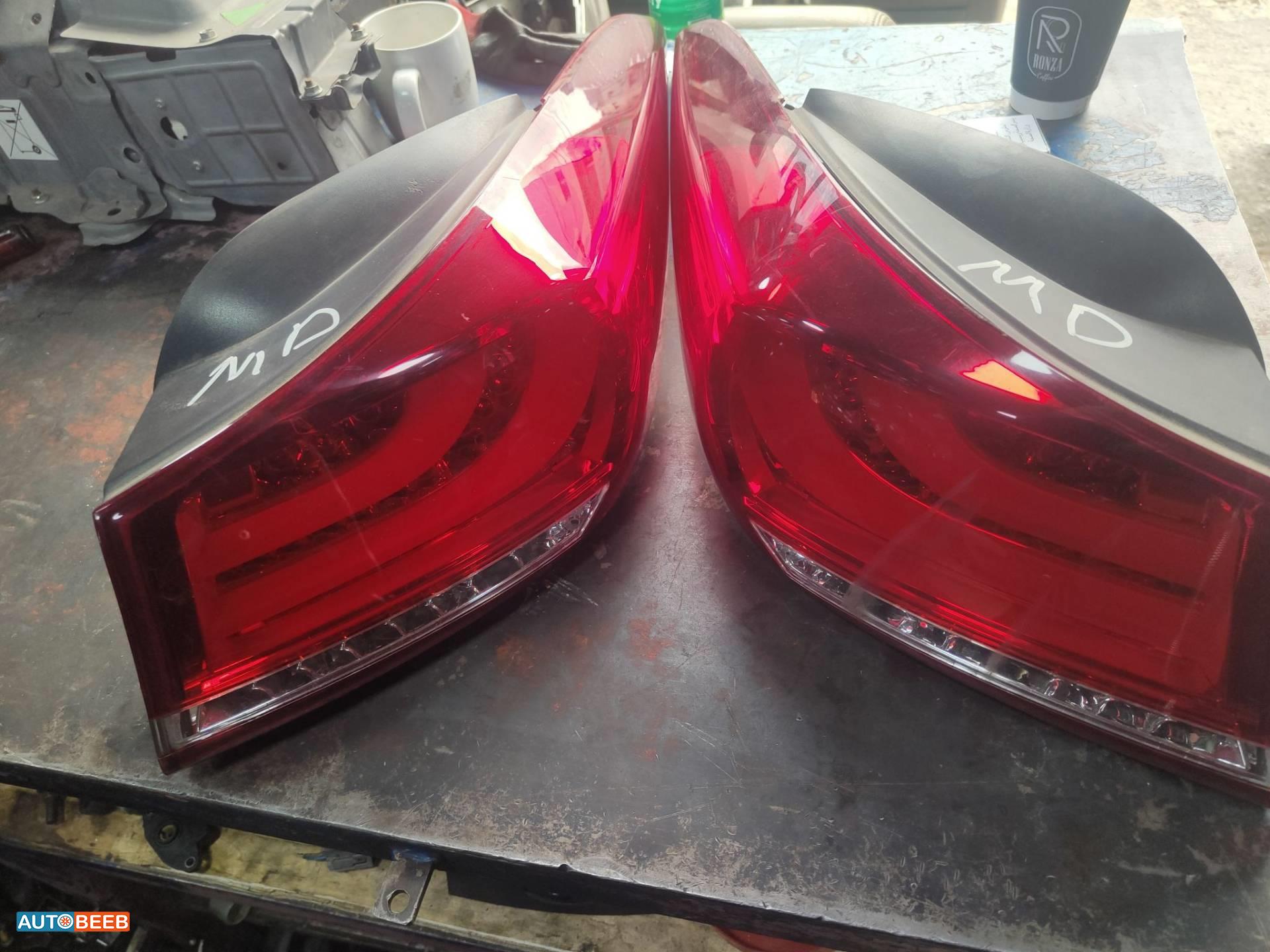 ضوء خلفي يمين شمال هيونداي افانتي md 2012 2013.