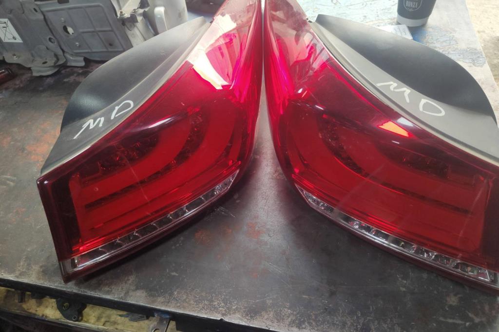 ضوء خلفي يمين شمال هيونداي افانتي md 2012 2013.