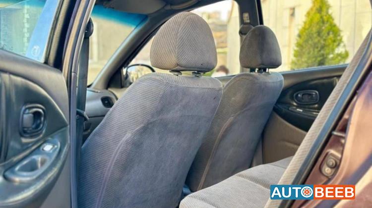 هيونداي افانتي 1999