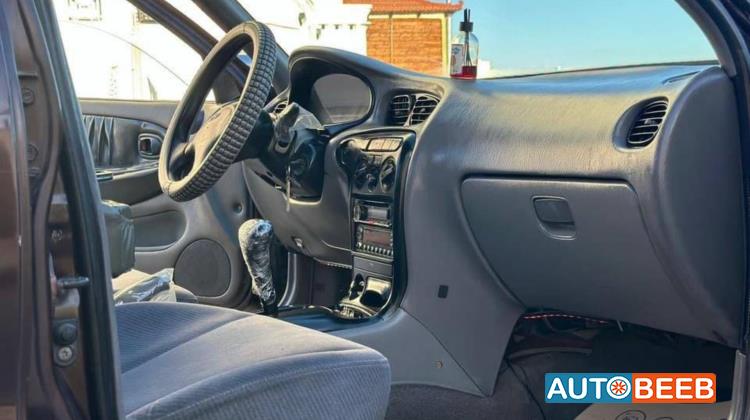 هيونداي افانتي 1999