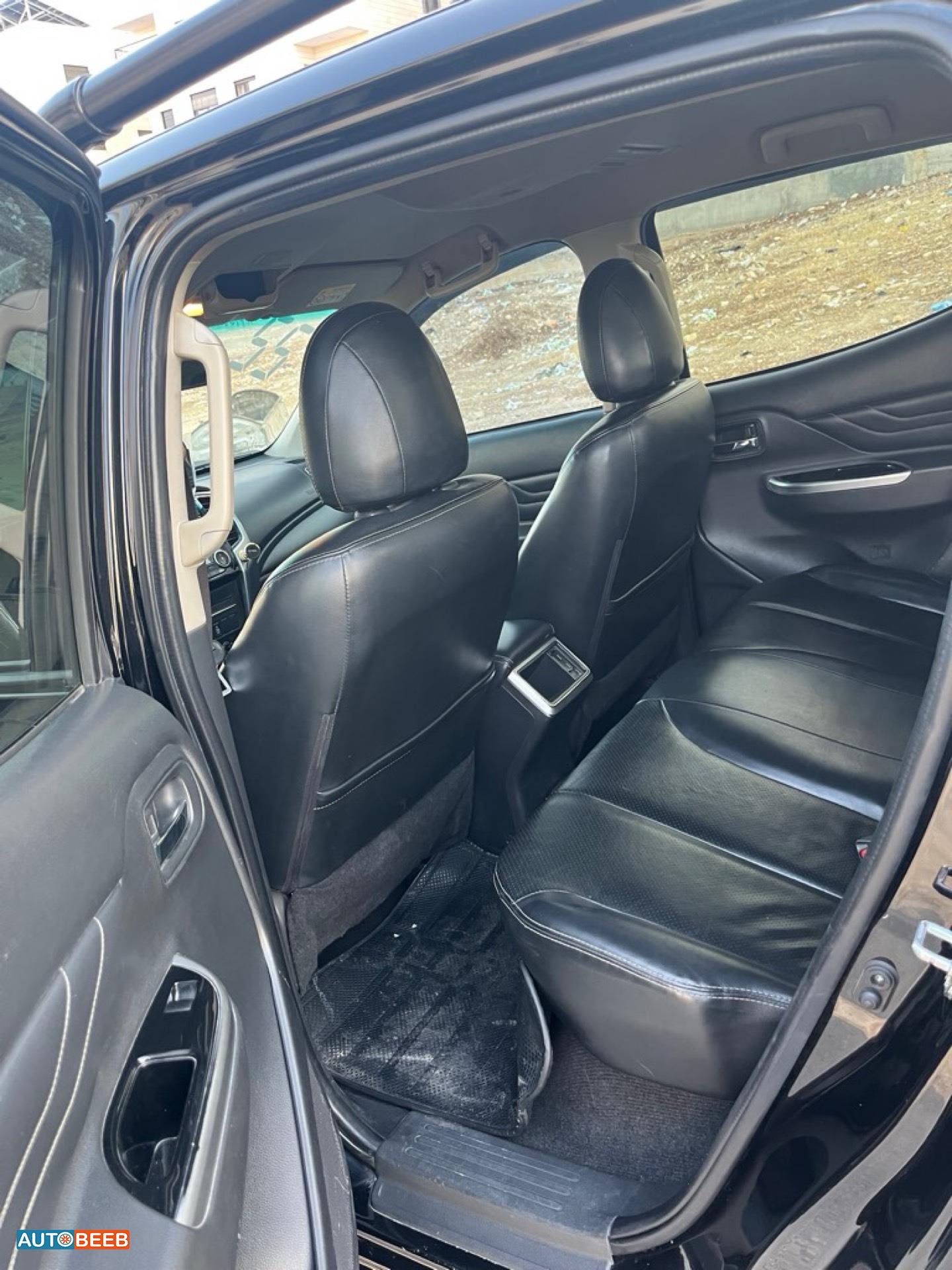 Mitsubishi L200 2022