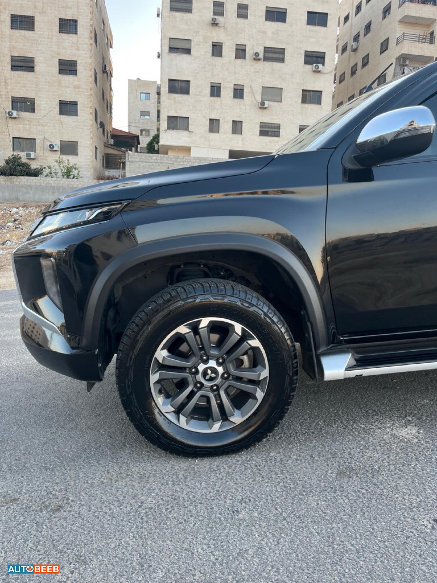 Mitsubishi L200 2022