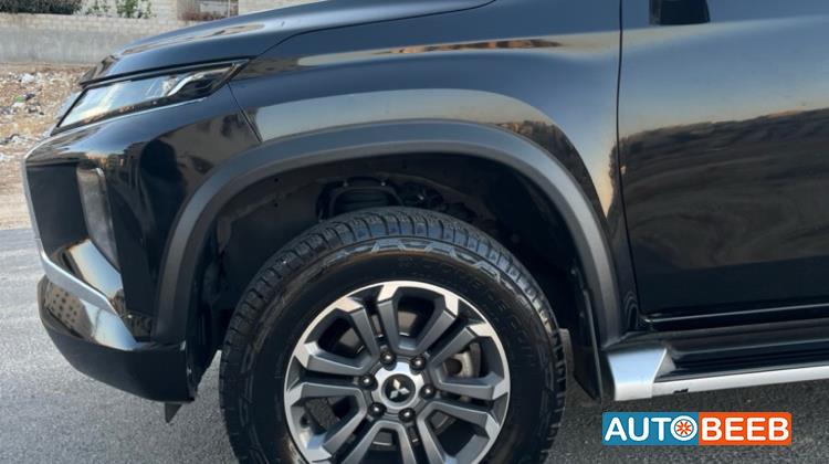 Mitsubishi L200 2022