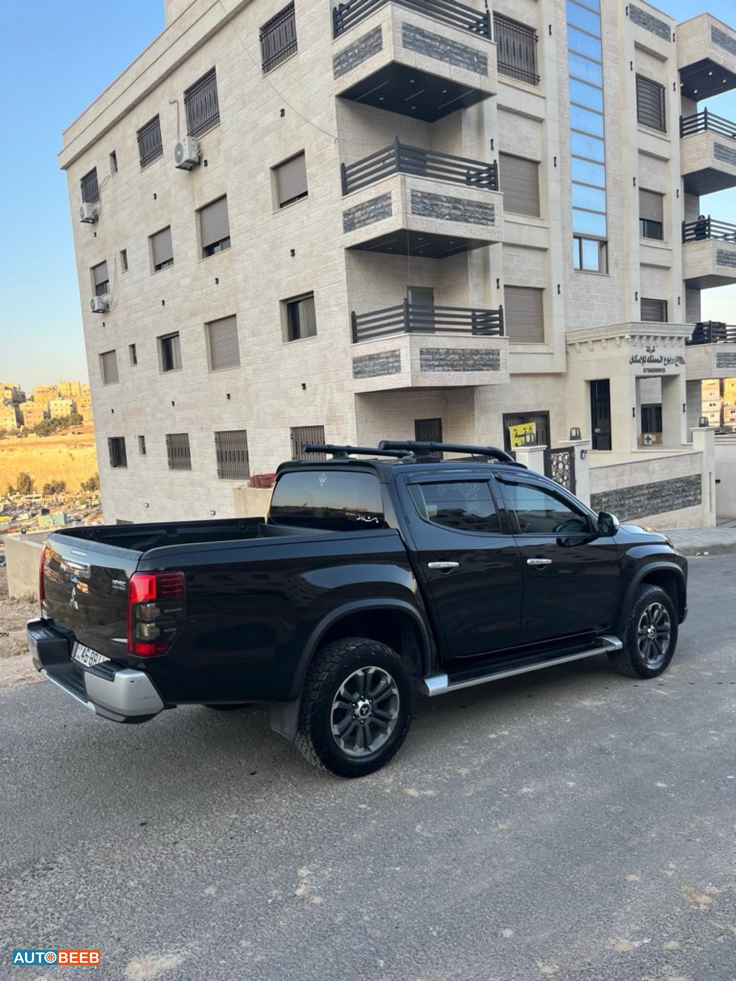 Mitsubishi L200 2022