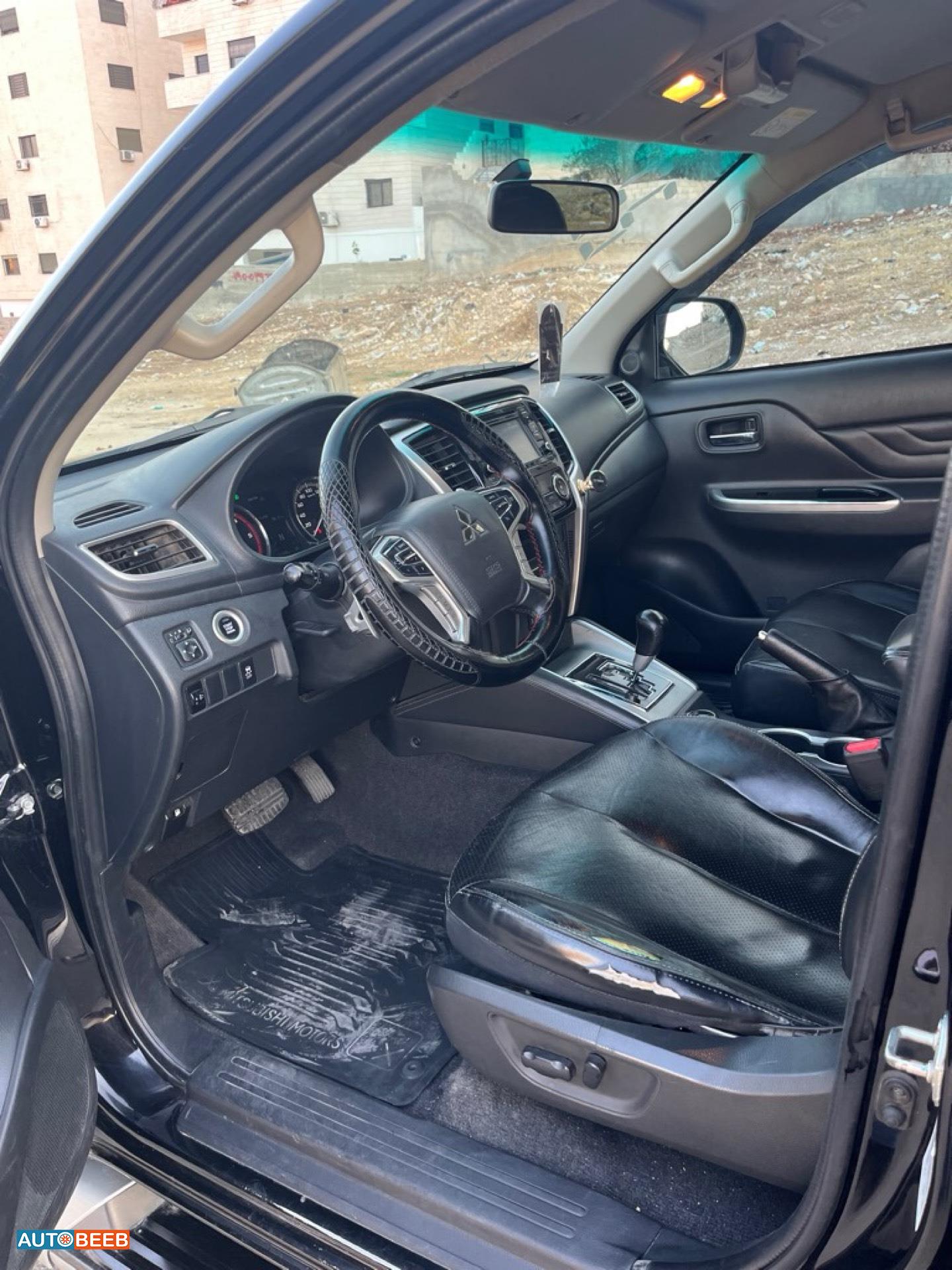 Mitsubishi L200 2022