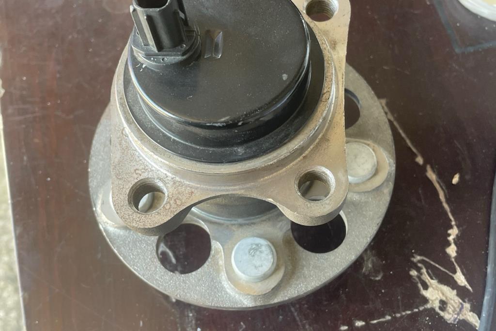 بيلة عجل تويوتا كامري بريوس كورلا راف فور نيسان التيما 2005 2006 2007 