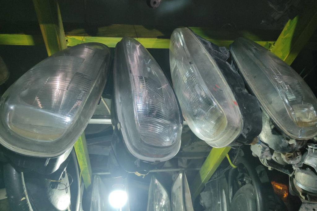 Lights Front light Opel Vita