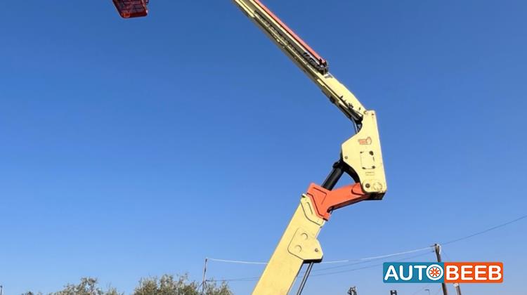 Aerial work platform JLG 2013