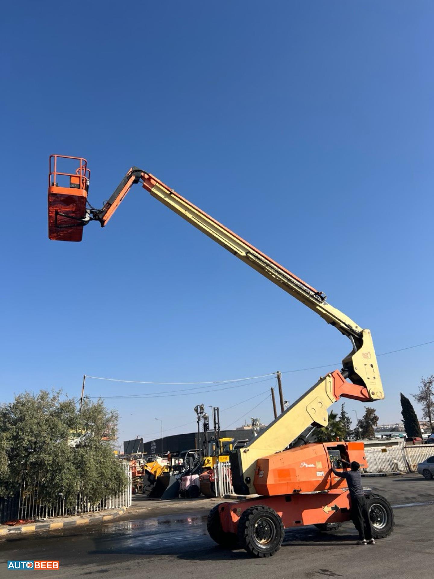 Aerial work platform JLG 2013