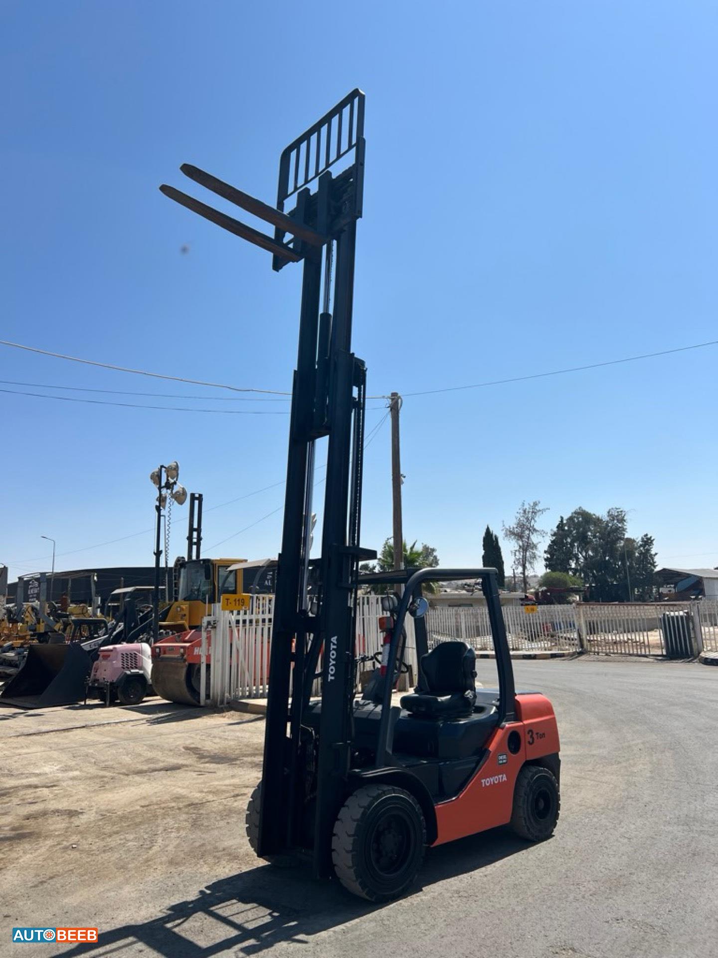 Forklift Toyota 2016