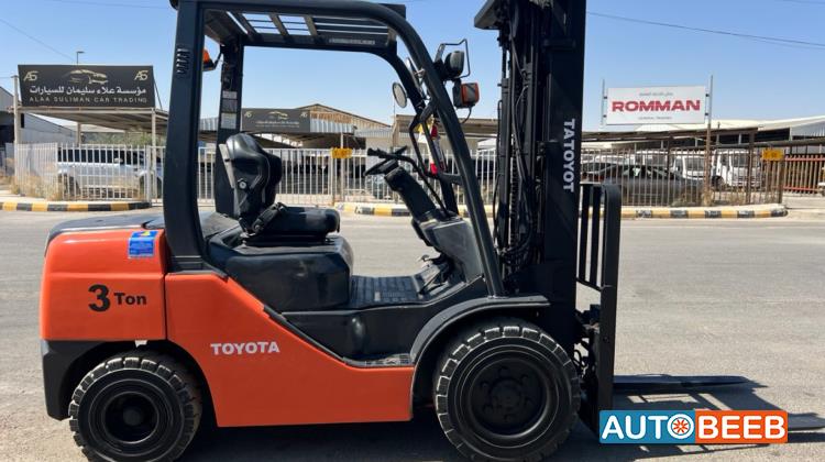 Forklift Toyota 2016