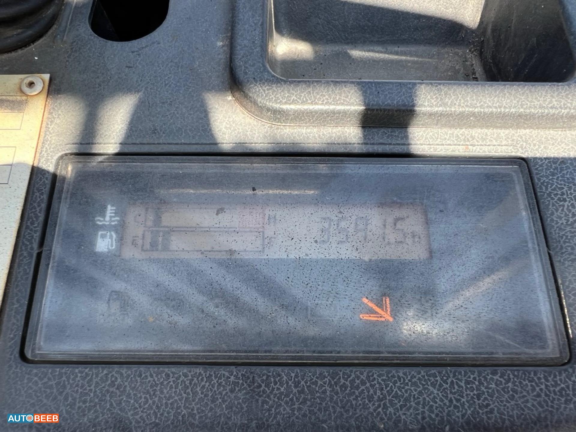 Forklift Toyota 2016