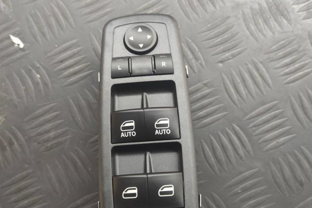 Cabin  Control buttons Dodge RAM