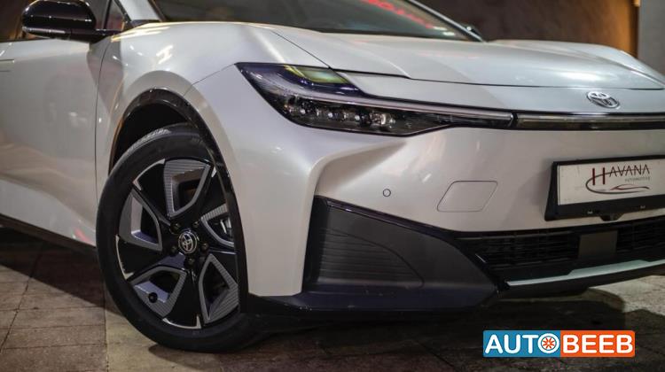 تويوتا bZ3X 2024