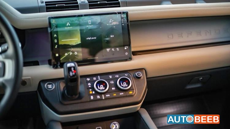 Land Rover Defender 2023