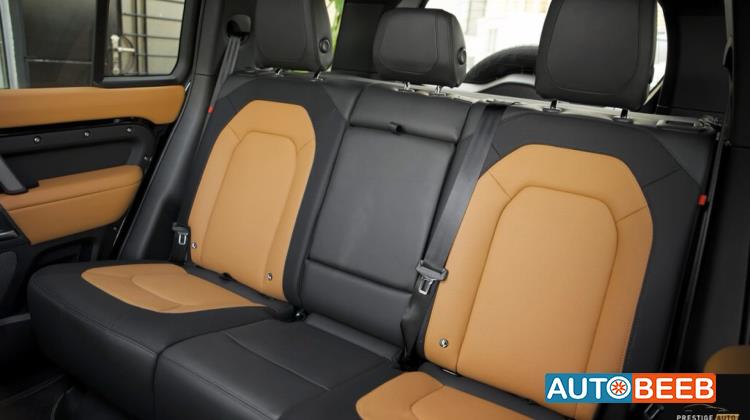 Land Rover Defender 2024