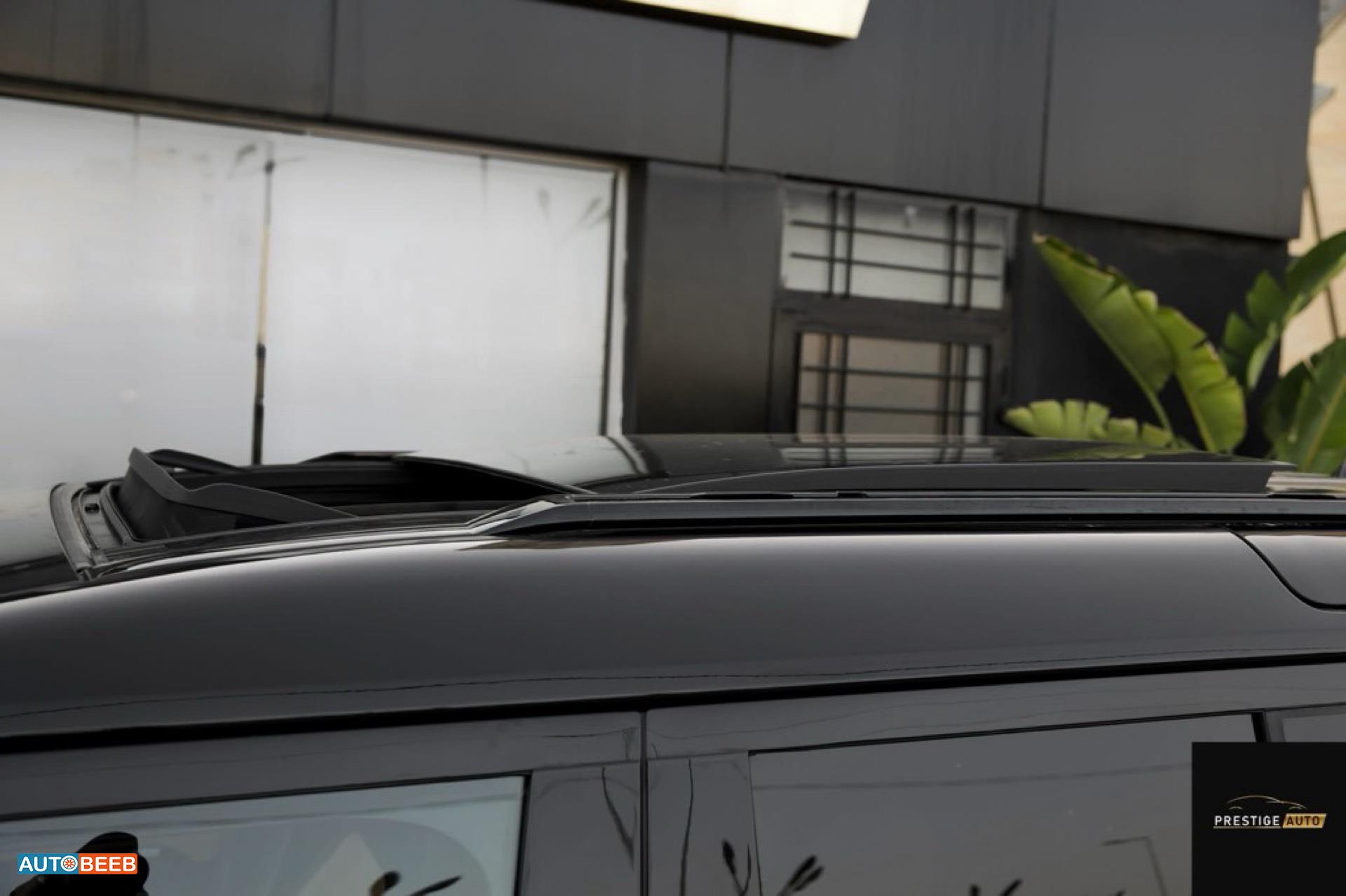 Land Rover Defender 2024