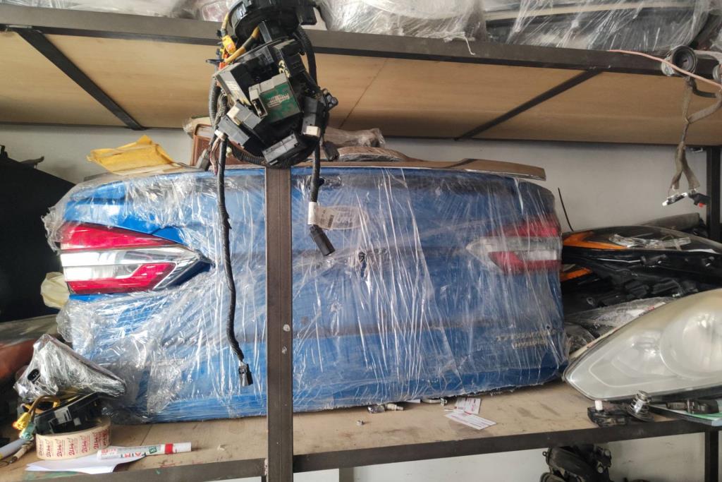 غطاء صندوق خلفي فورد فيوجن 2013 2014 2015 2016 2017 2018 2019 2020