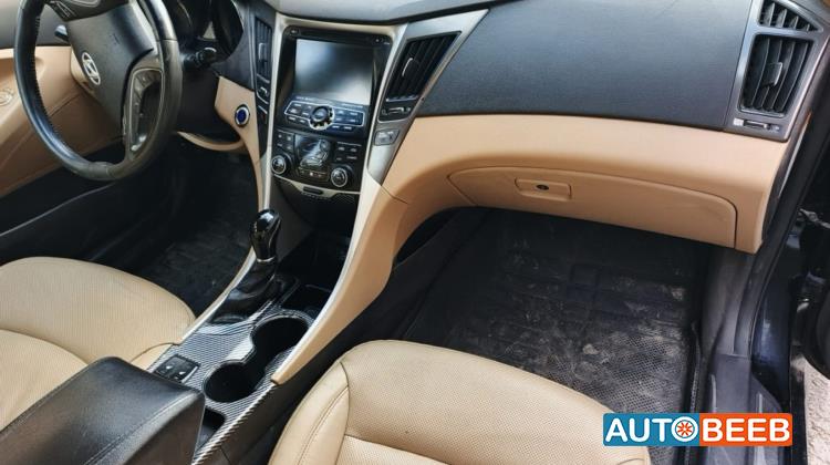 Hyundai Sonata 2013