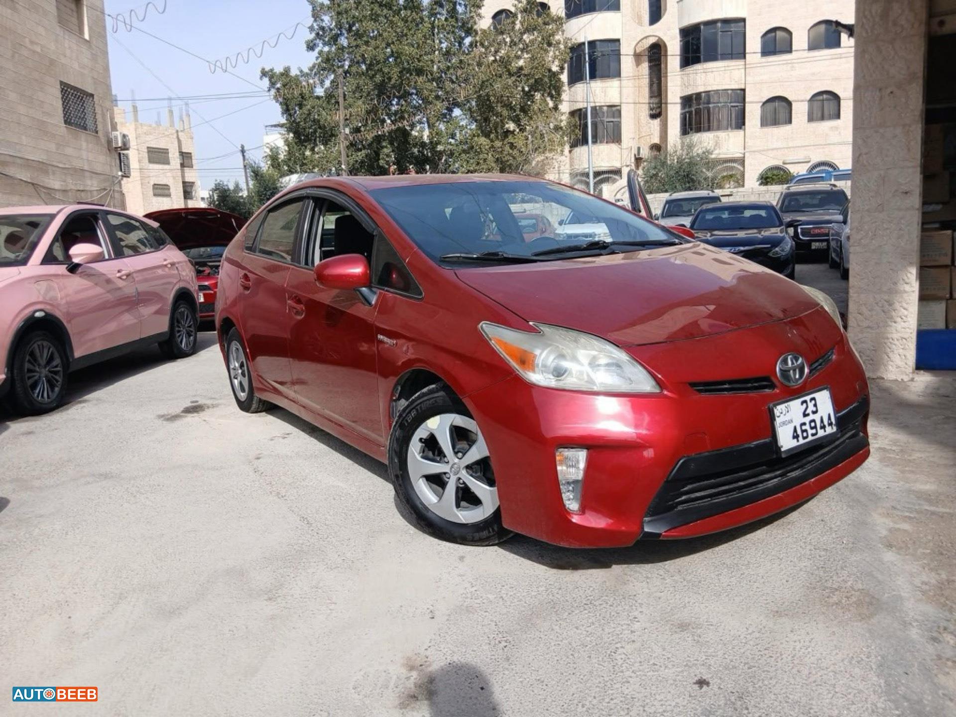 تويوتا بريوس 2012