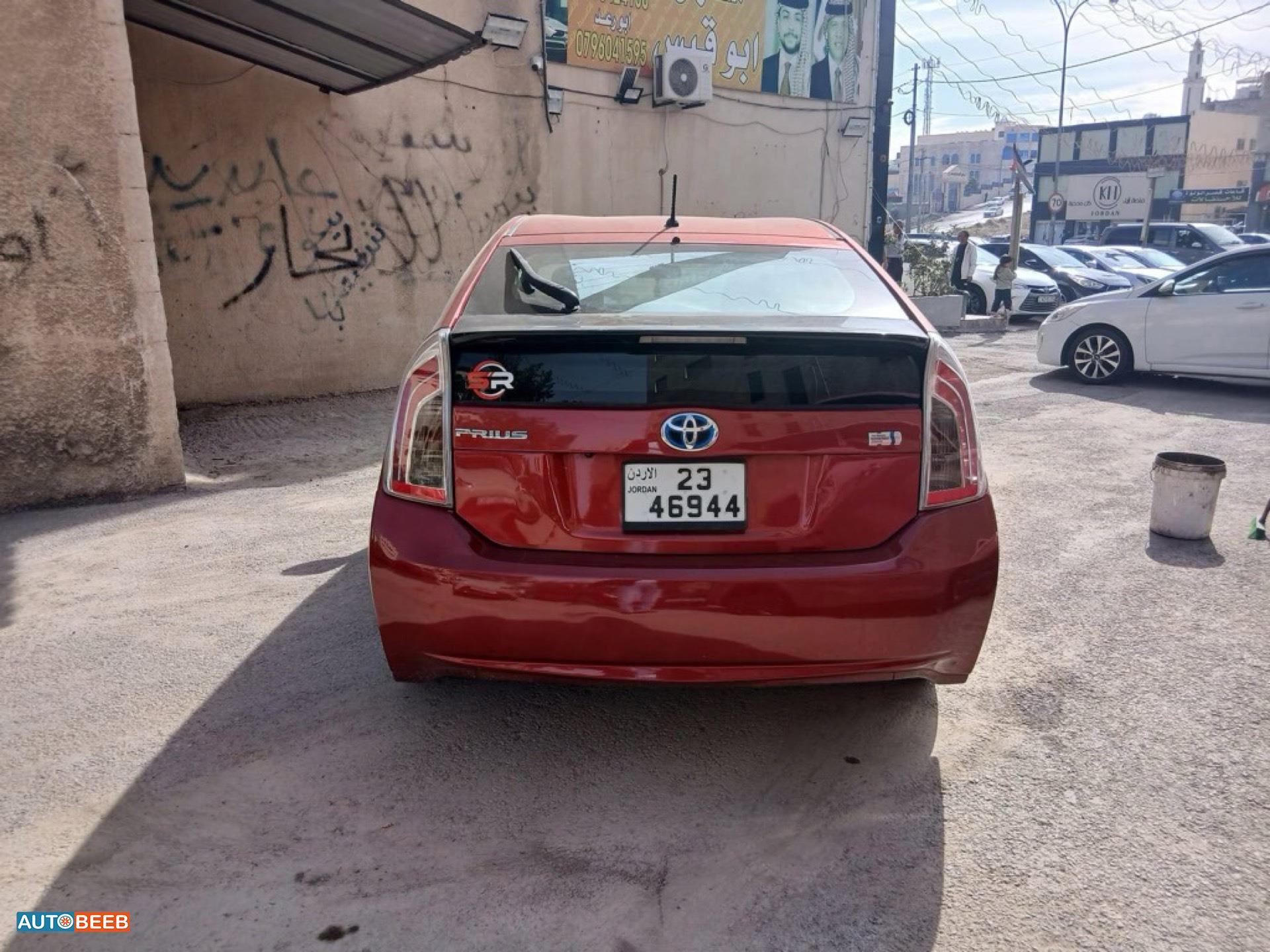 تويوتا بريوس 2012