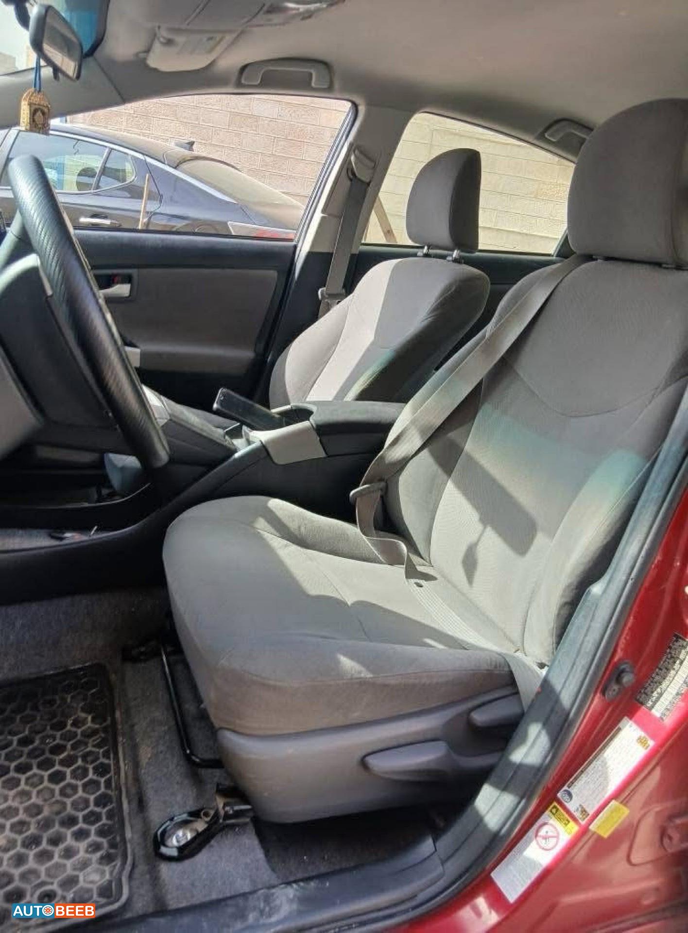 تويوتا بريوس 2012