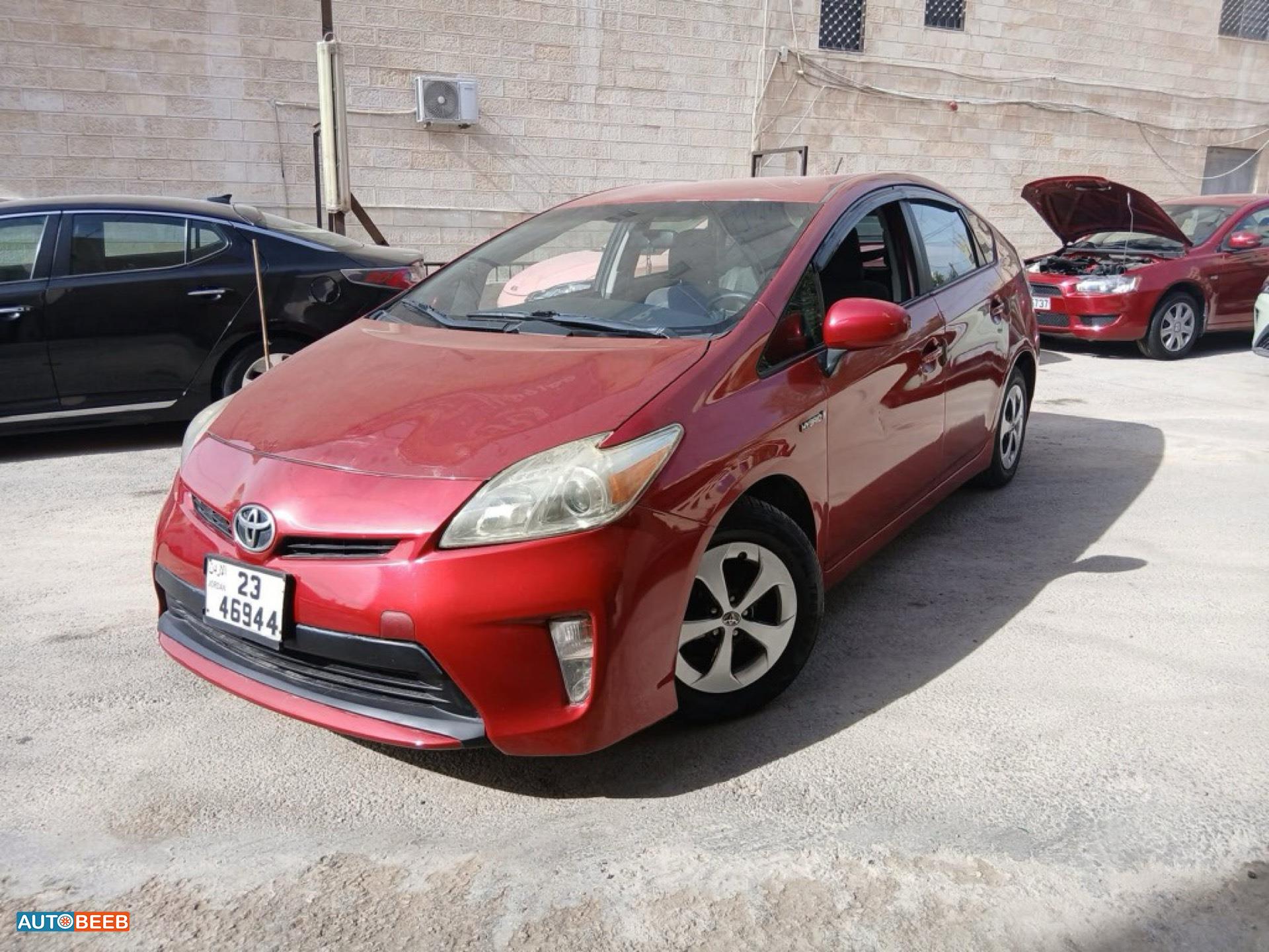 تويوتا بريوس 2012