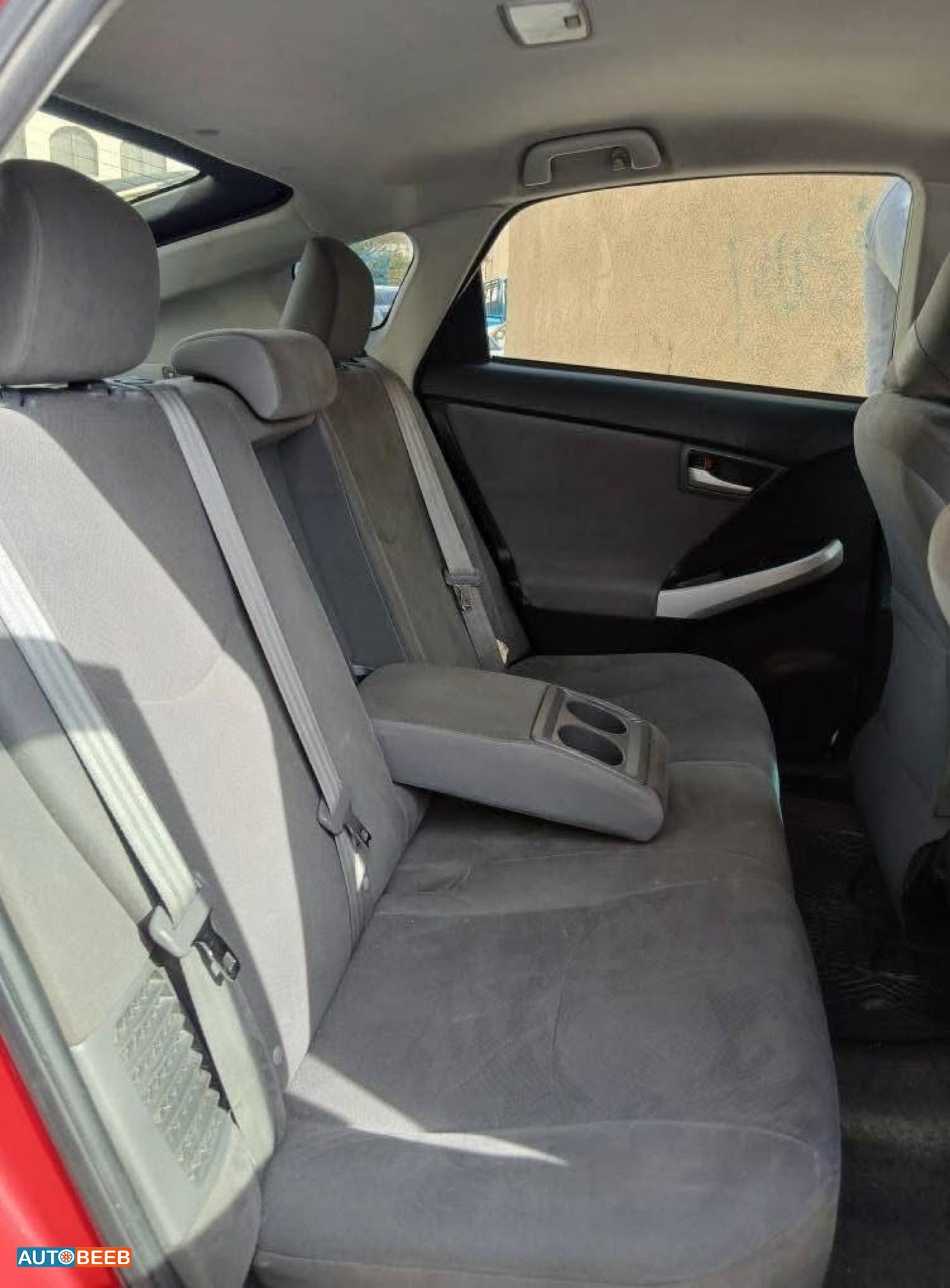 تويوتا بريوس 2012