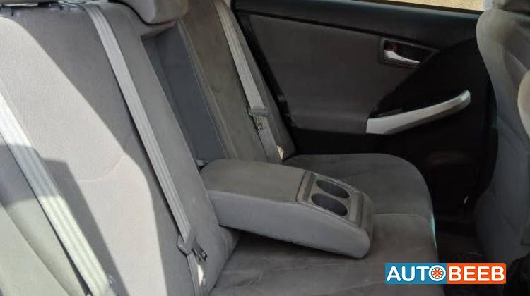 تويوتا بريوس 2012