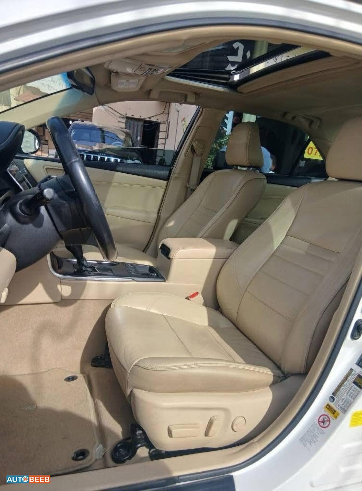 تويوتا كامري 2017