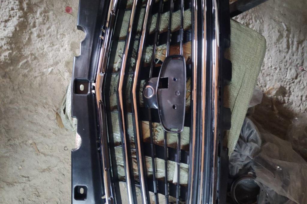 Body  Grilles Geely Azkarra