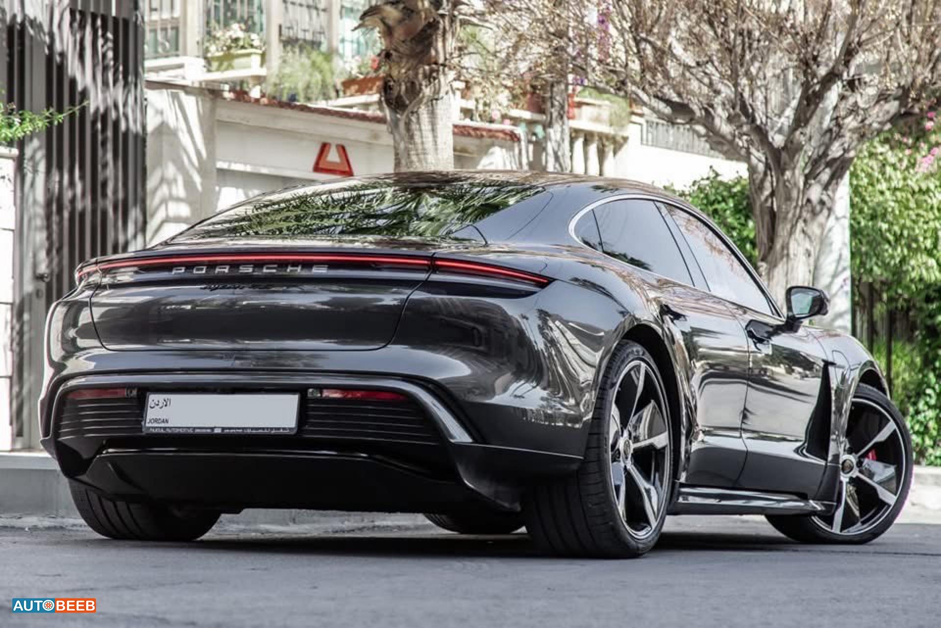 Porsche Taycan 2021
