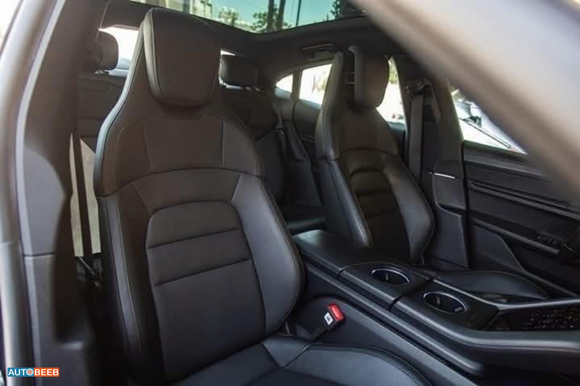 بورش تايكان 2021