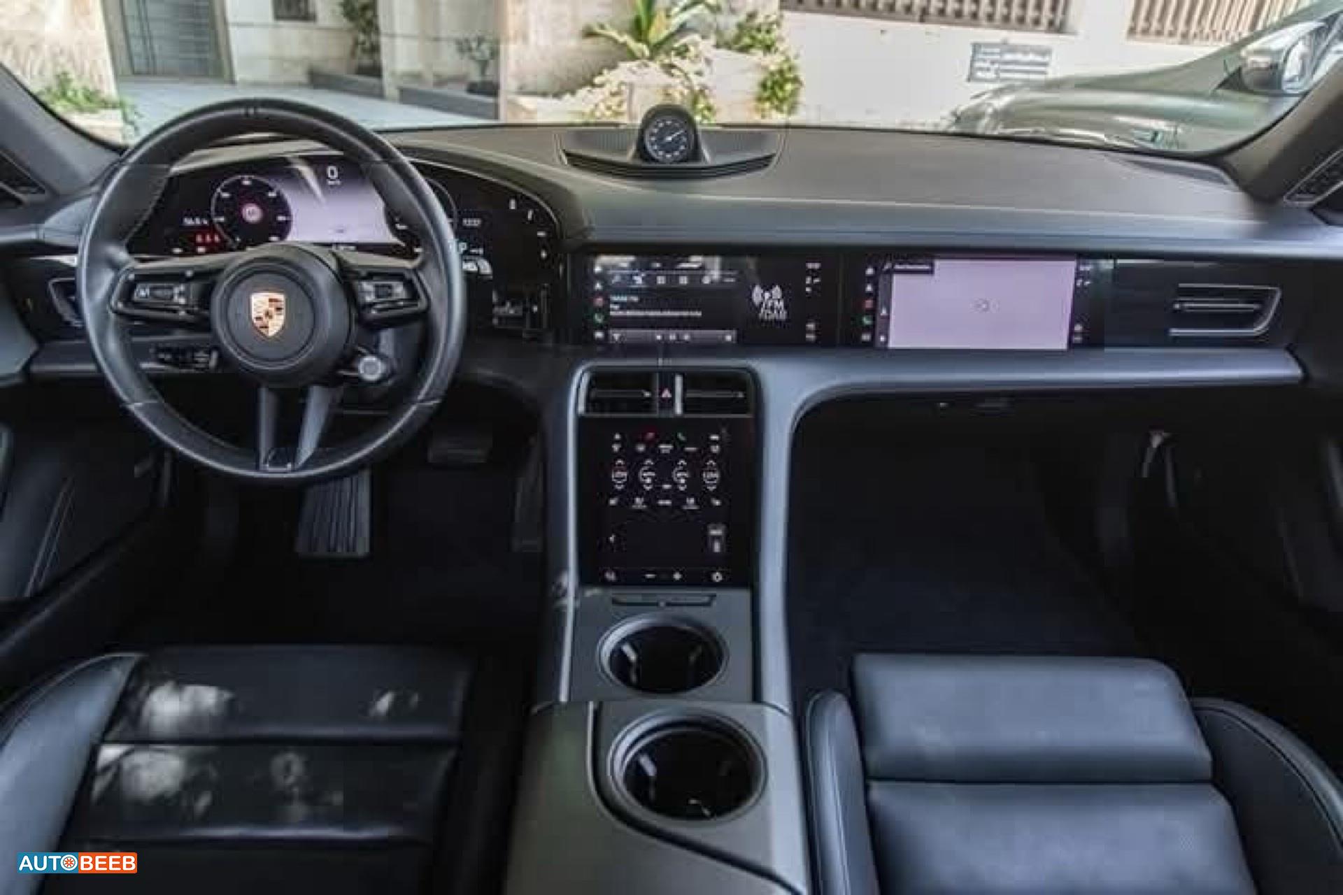 بورش تايكان 2021