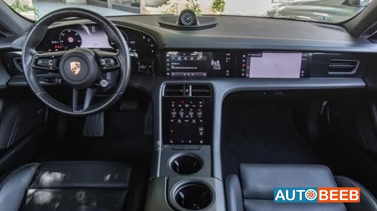 بورش تايكان 2021