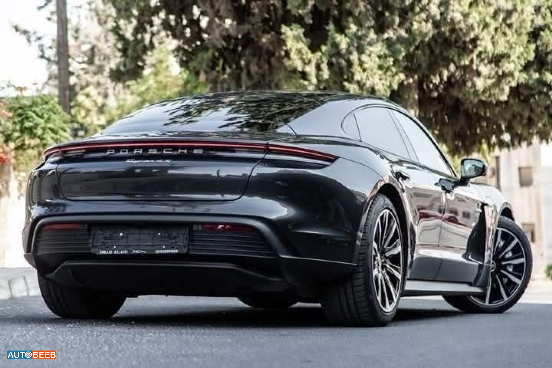 بورش تايكان 2021