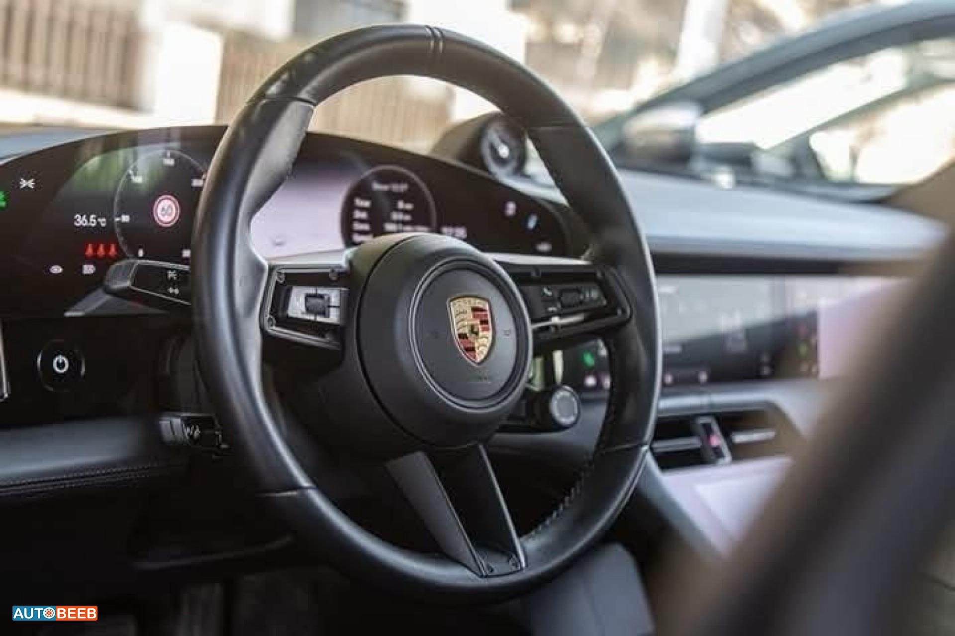 بورش تايكان 2021