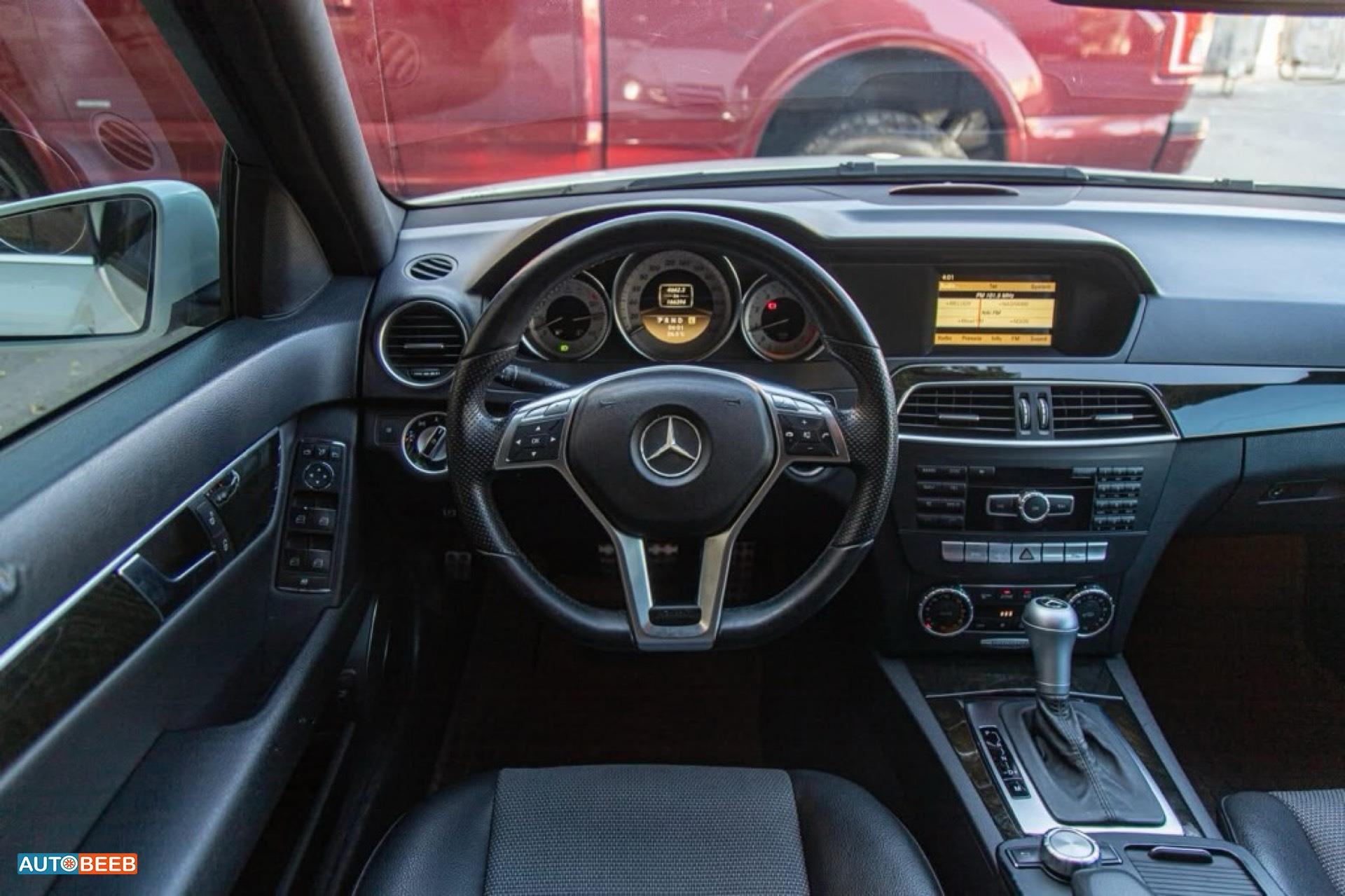 Mercedes Benz C200 2012